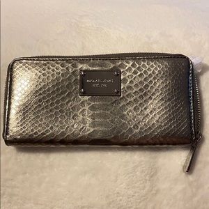 Michael Kors Jet Set Nickel Wallet